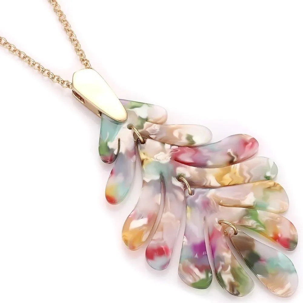 Leaf Shape Acrylic Necklace NWT Pink - Image 6