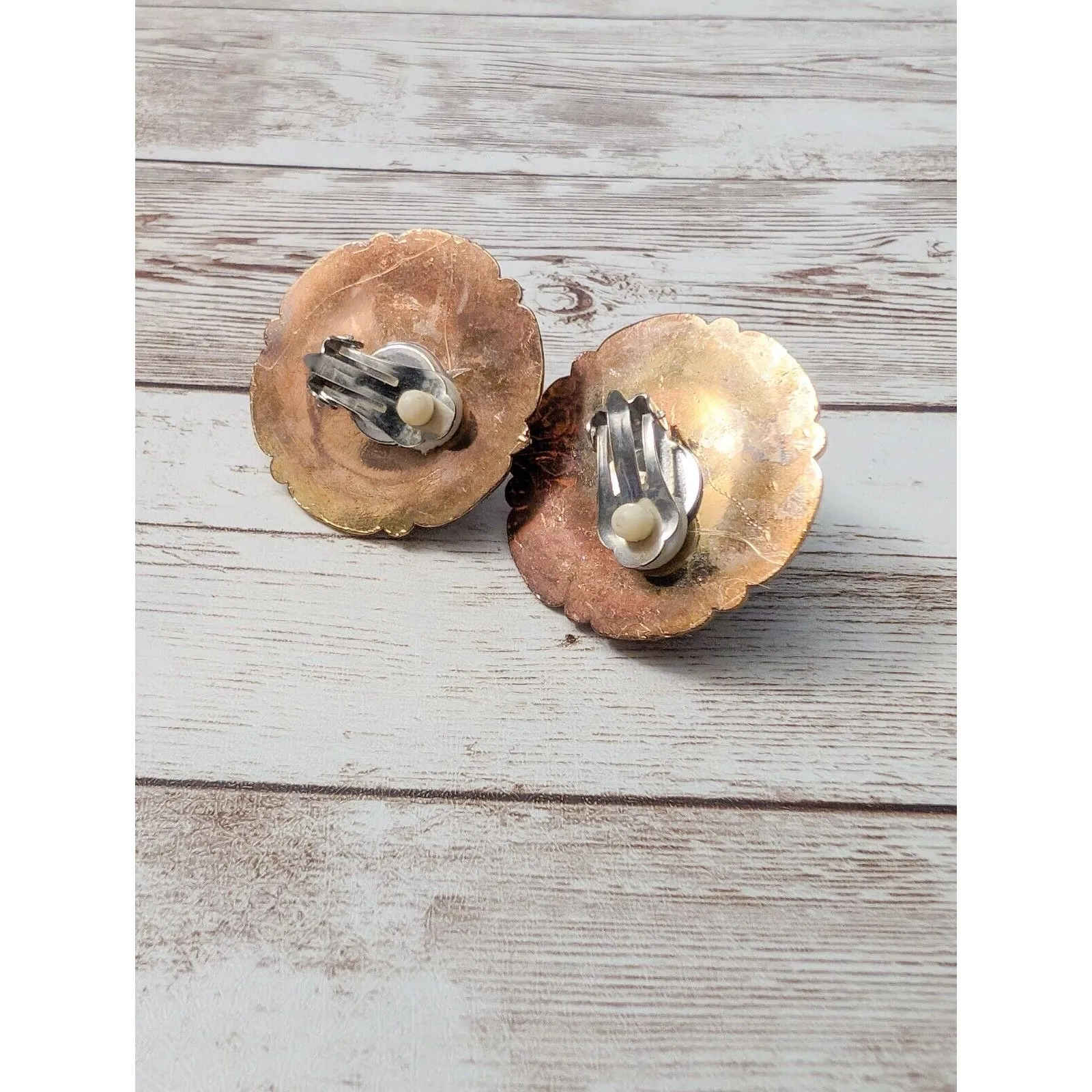 Vintage Clip On Earrings - Image 7