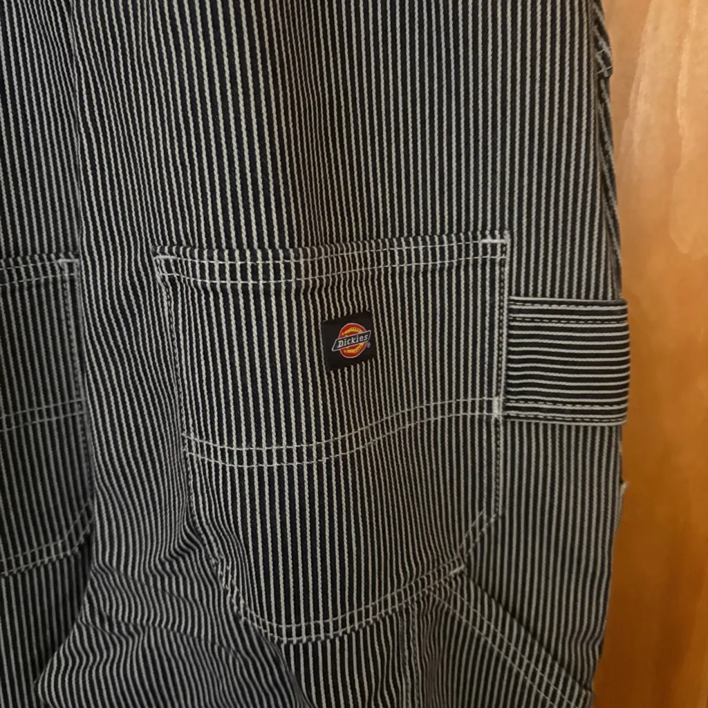 Carhartt Women's Relaxed Fit Denim Railroad Striped Bib Overall XS Blue - Image 7