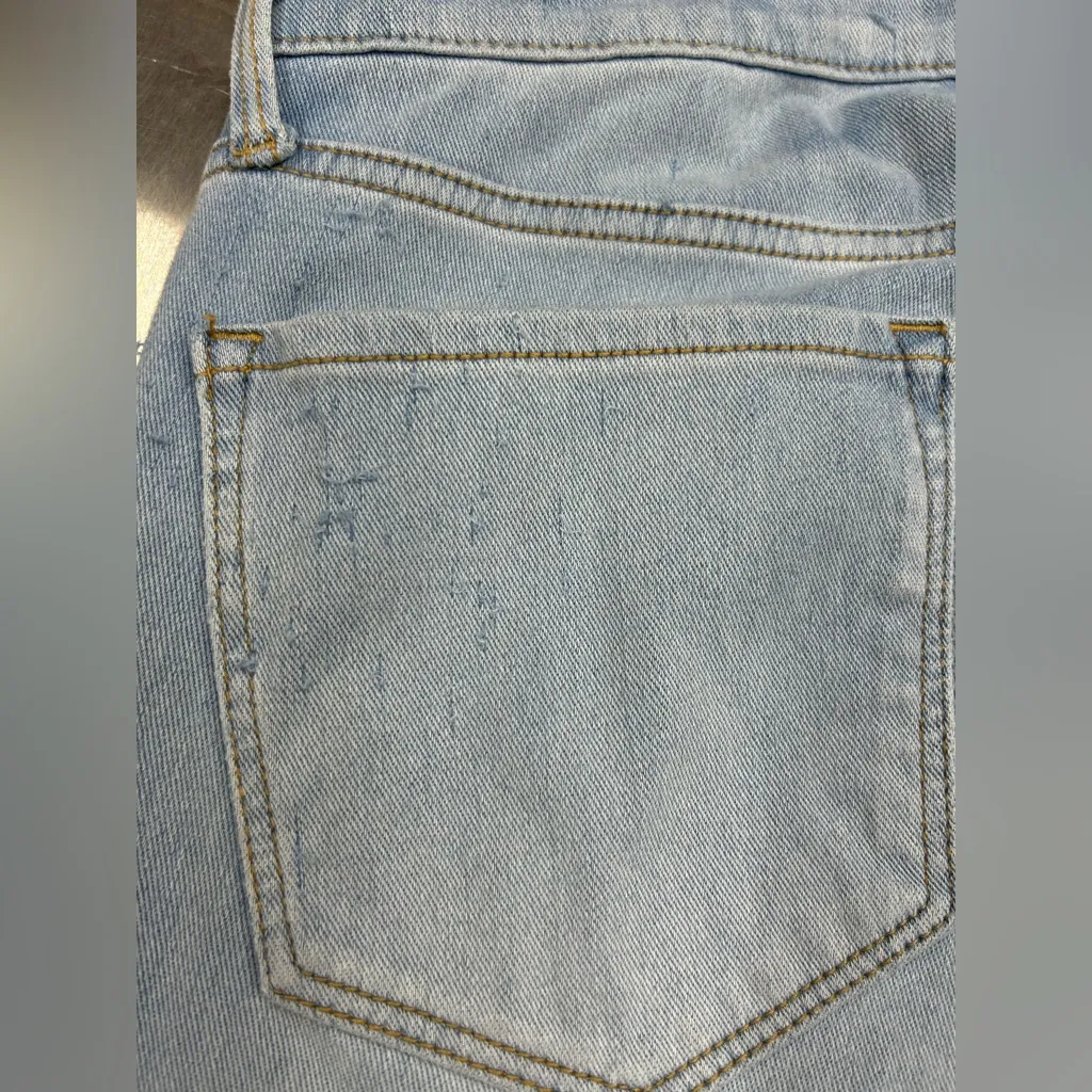 Classic Blue Women's Jeans - Image 5