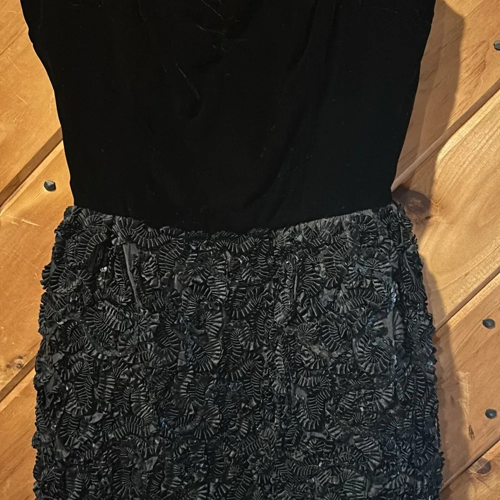 Saks fifth Avenue vintage black velvet sequin ribbon style midi cocktail dress - Image 2