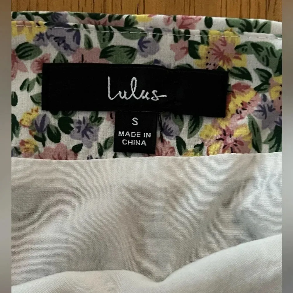 Lulu’s floral print mini skirt, size small - Image 4
