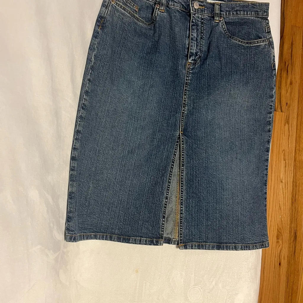 Old Navy Denim Midi Skirt Women’s Size 10 Front Slit - Image 2