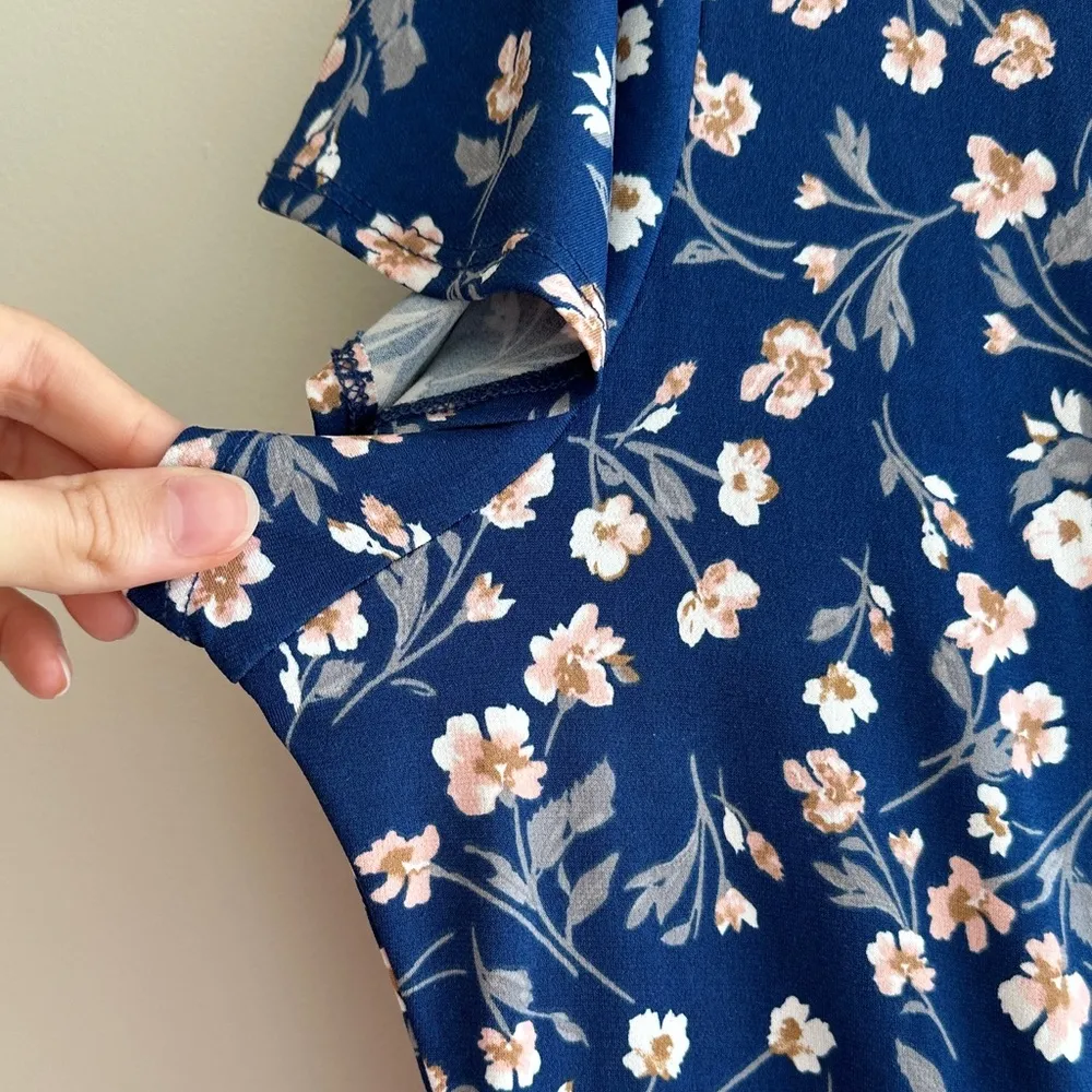 Kaileigh Blue Floral Faux Wrap Midi Stretch Dress, Size Large - Image 9