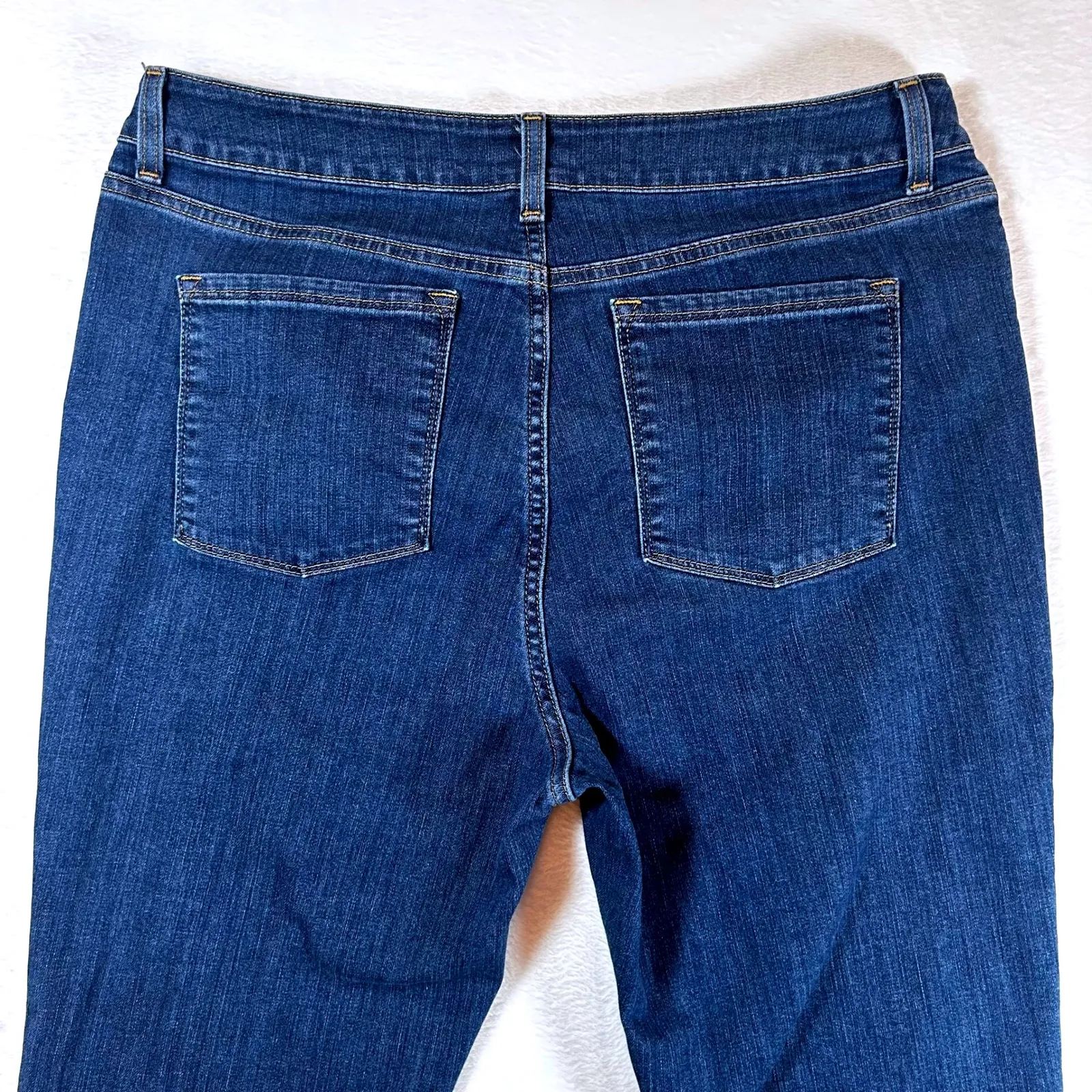 LL Bean Classic Fit Bootcut Jeans Dark Wash Denim Womens Size 16 Petite EUC Blue - Image 4