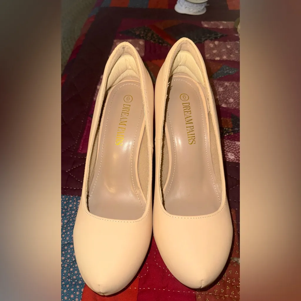 Dream Pairs Tiffany Pumps - Image 3