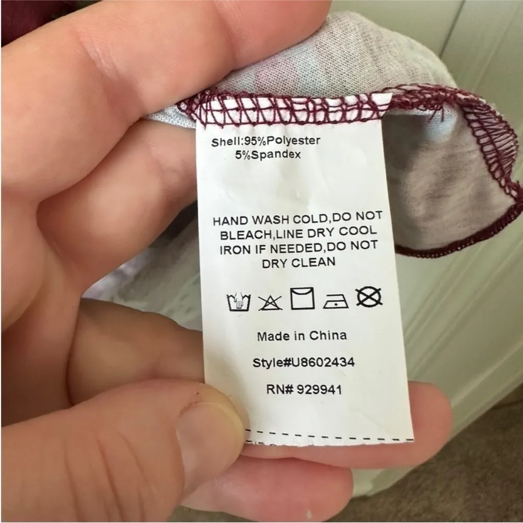 Suzanne Betro Burgundy Floral V-Neck Empire-Waist Tunic Size XL - Image 5