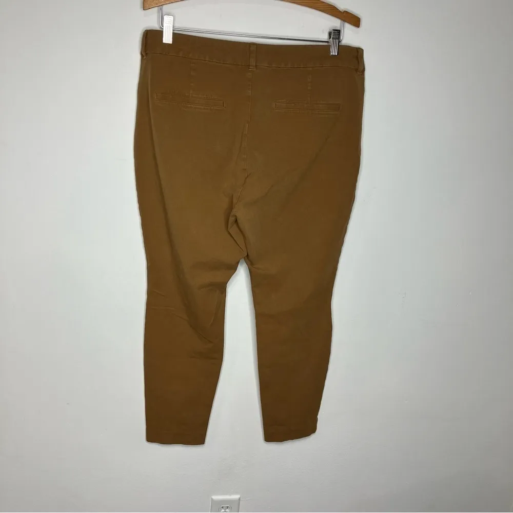 Old Navy Pixie high rise pants‎ tan size 16 petite - Image 5