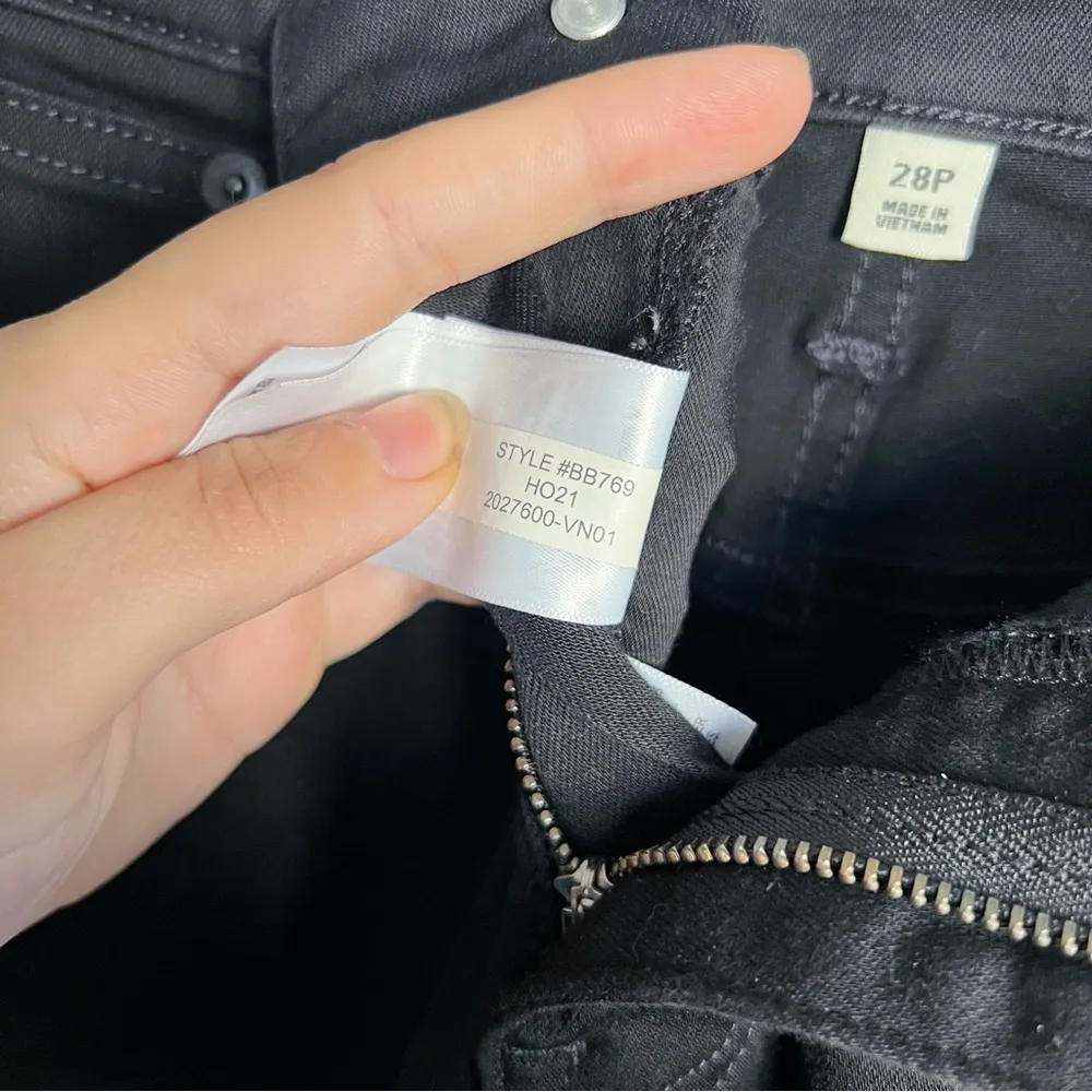 J Crew • 9" Mid-Rise Vintage Slim-Straight Jean in Stay Black wash ankle cropped - Image 7