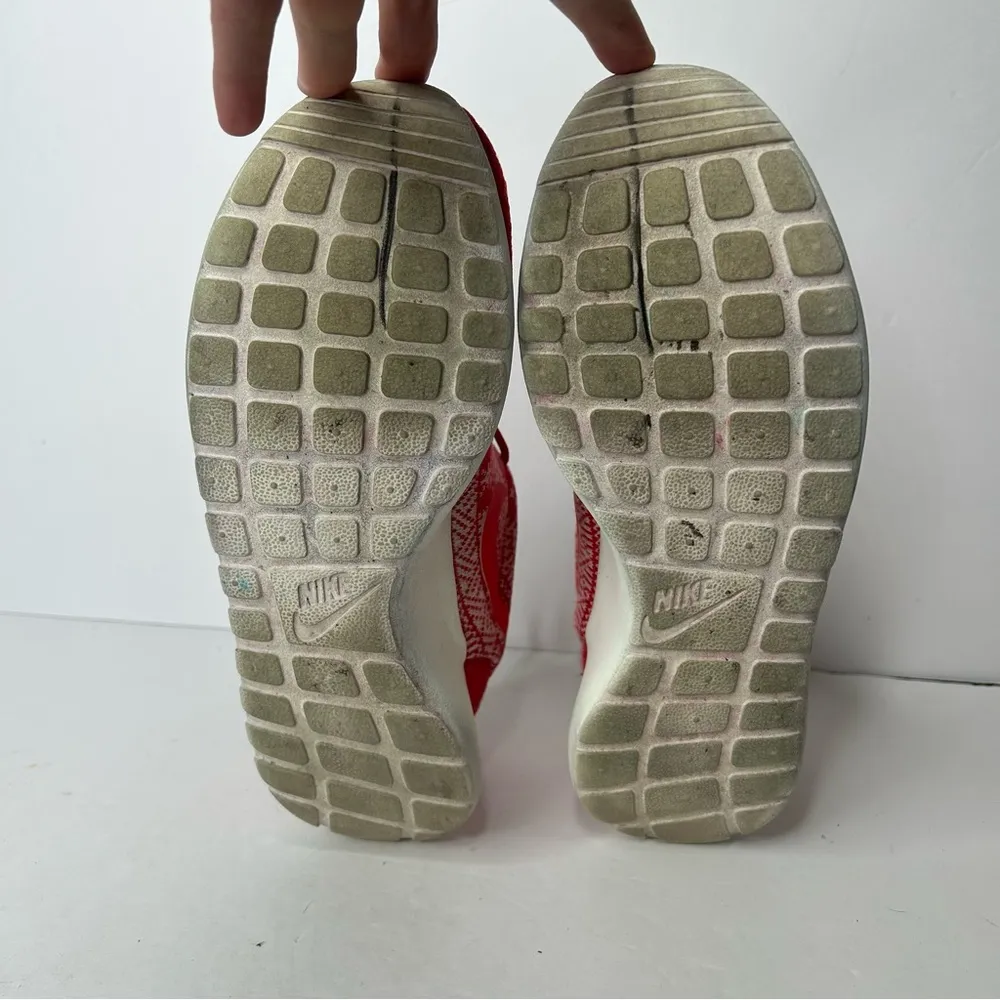 Nike Roshe One Winter Print Shoes Women's sz 8 Red Fair Isle Knit - Image 7