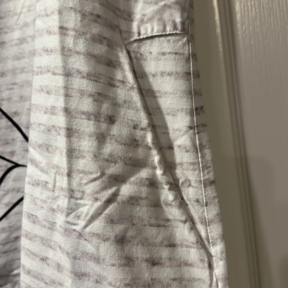 Betty Boop Gray Hospital Medical Nurse Doctor Scrub Size Small EUC #4123 - Image 4