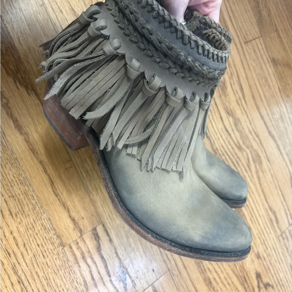 LIBERTY BLACK Alice Vegas Tan Suede Fringe Western Ankle Boots Size 9 - Image 12