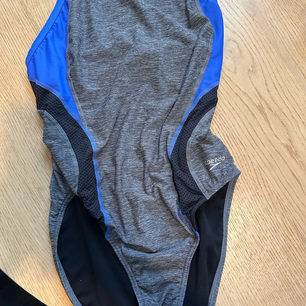 Speedo Women's Swimsuit One Piece 12/38 pro Lt - Image 5