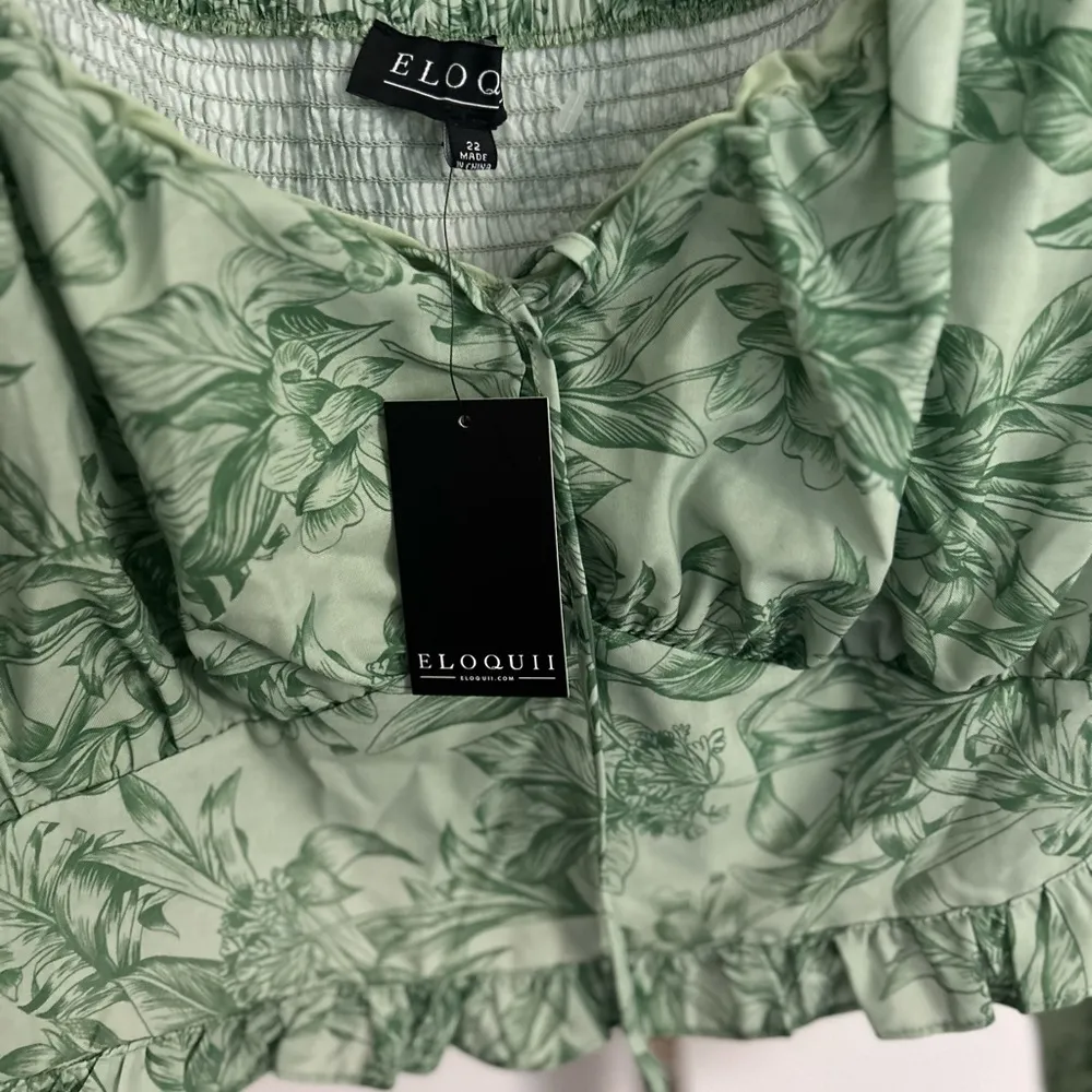 Eloquii Green Floral Cropped Shirt with Long Balloon Sleeves Size 22 NWT - Image 3