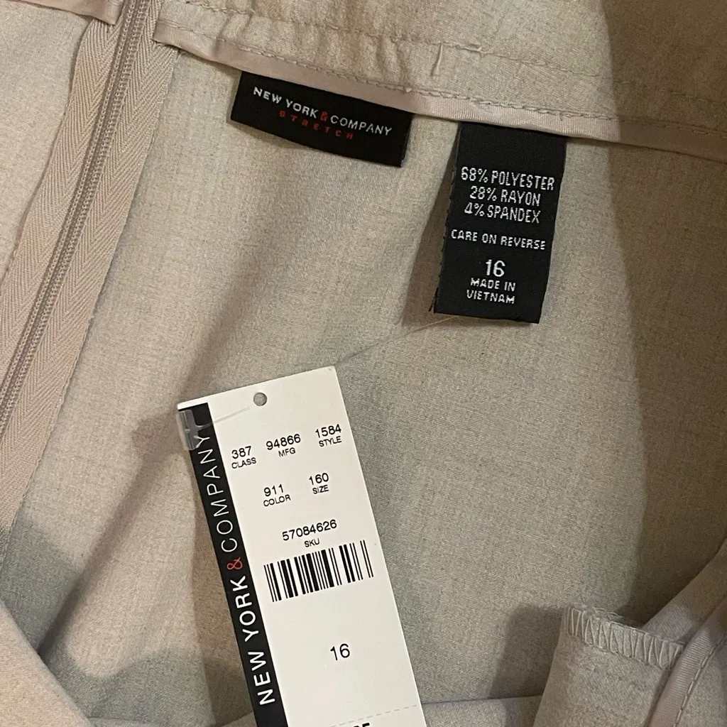 New York & Company Light Tan pencil knee length skirt woman’s 16 NWT - Image 5