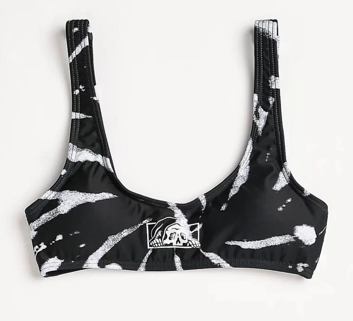 Lurking Class Swimsuit Set - Image 3