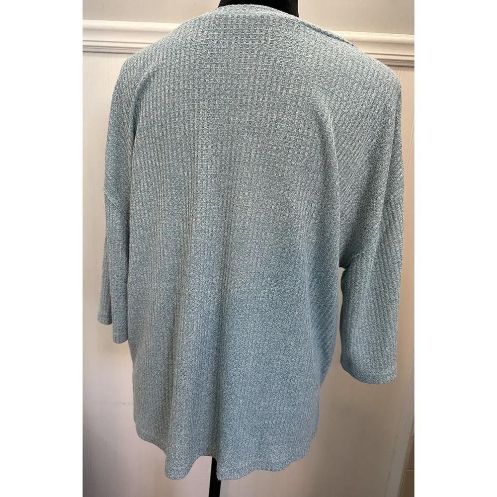 CYRUS Waffle Knit 3/4 Sleeve Top Comfort Size Medium Stretch Polyester Blend - Image 2