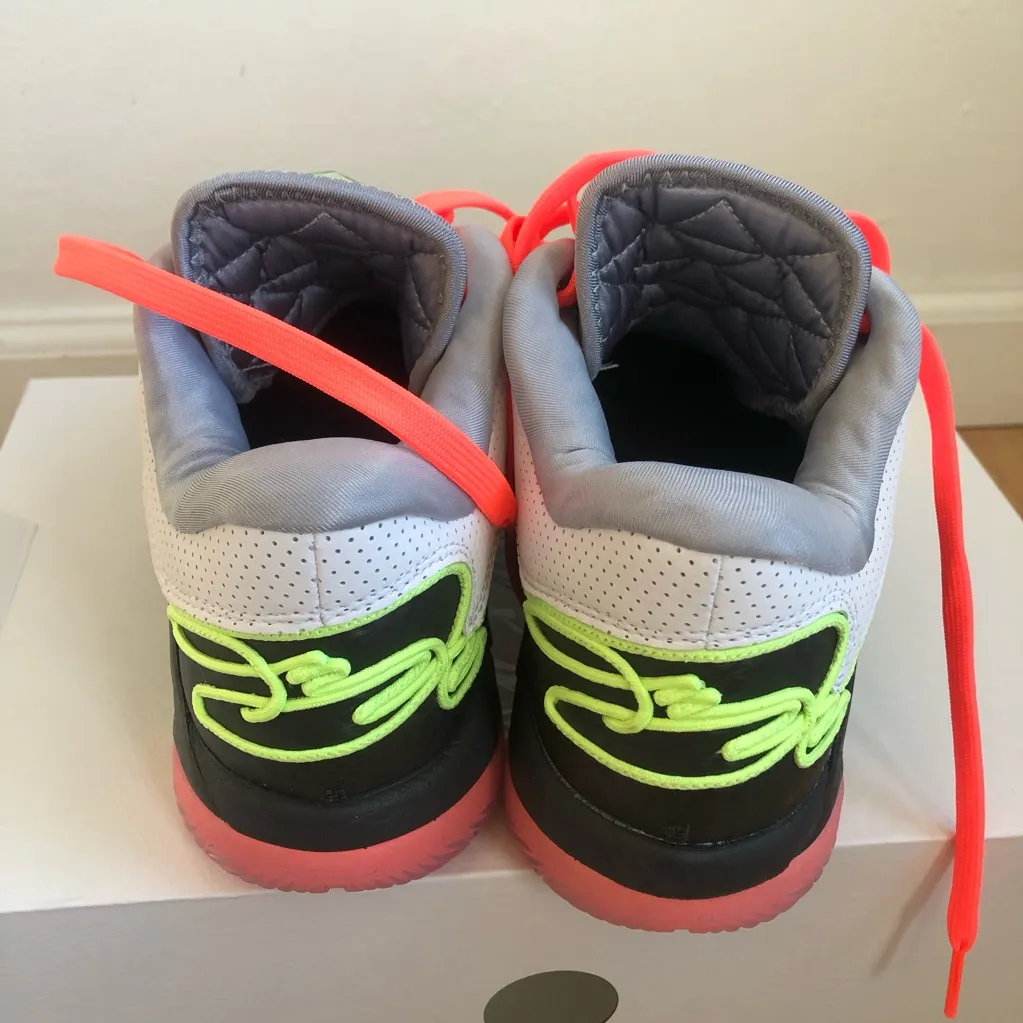 LeBron XXII "Crown Jewel" Basketball Shoes white/volt glow-medium ash  women’s 8 - Image 5