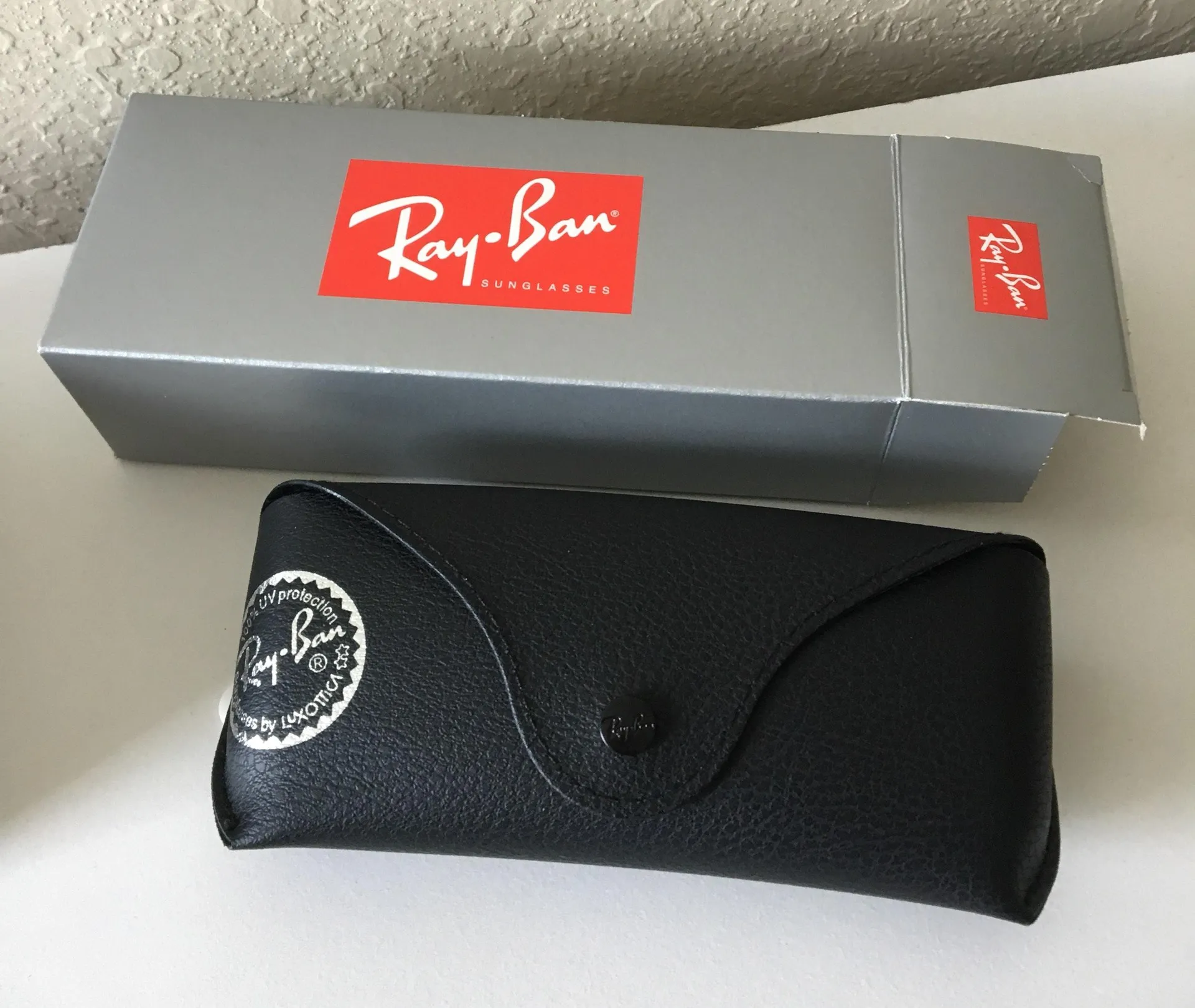 Ray-Ban Sunglasses Black - Image 6