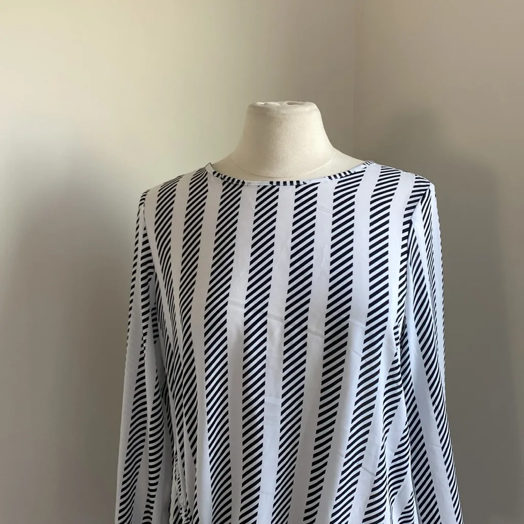 NEW YORK AND COMPANY Top Womens Sz Small Black White Stripe Asymmetrical Tie - Image 3