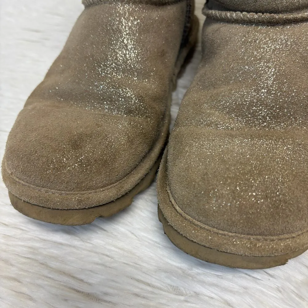 Bearpaw Women's Elle Short Suede Boots Gold Sparkle Sheepskin/Wool Lining Size 8 - Image 8