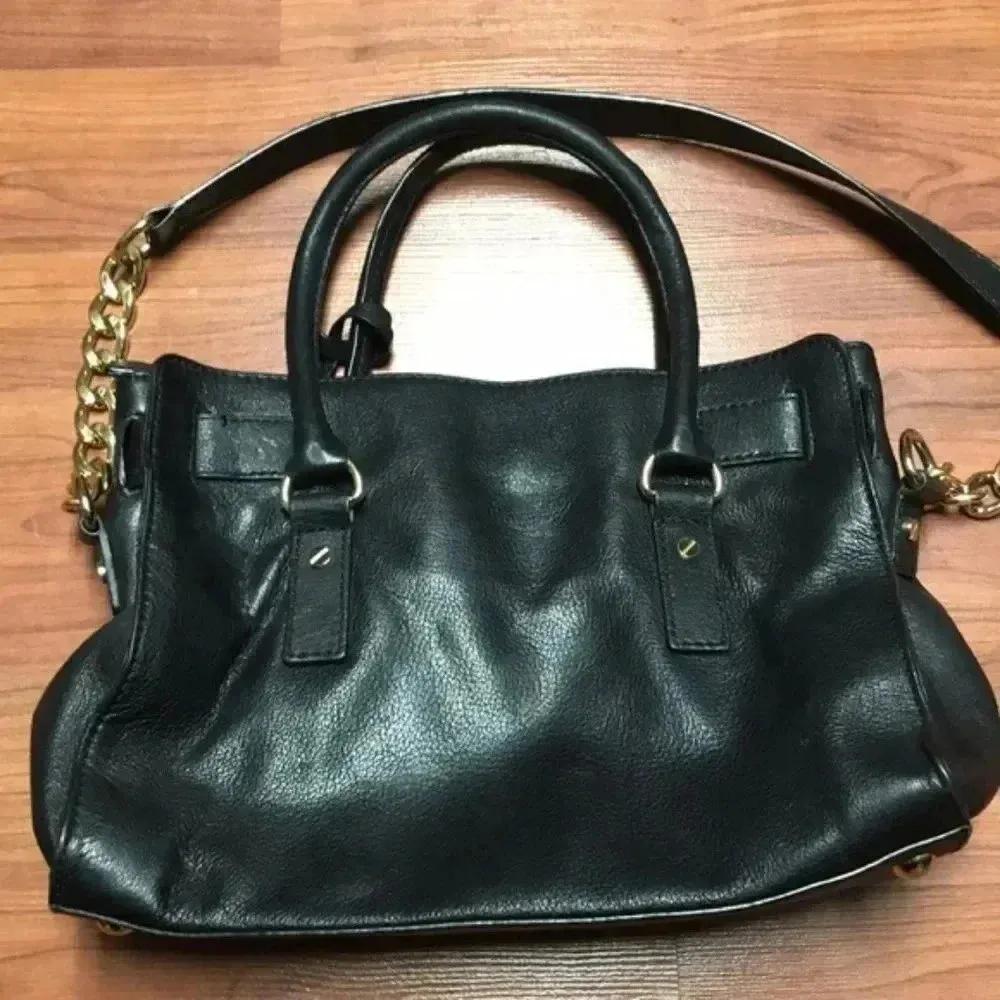 Michael Kors Hamilton Black Medium Handbag - Image 2