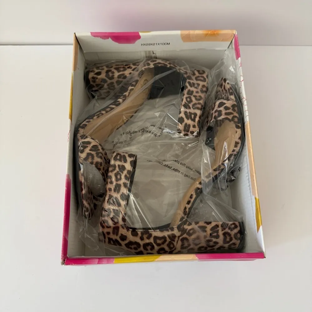 Animal Print Nude Dress Heels Size 9 Slip On Strap Classy Chic Elegant Modest Brown - Image 8