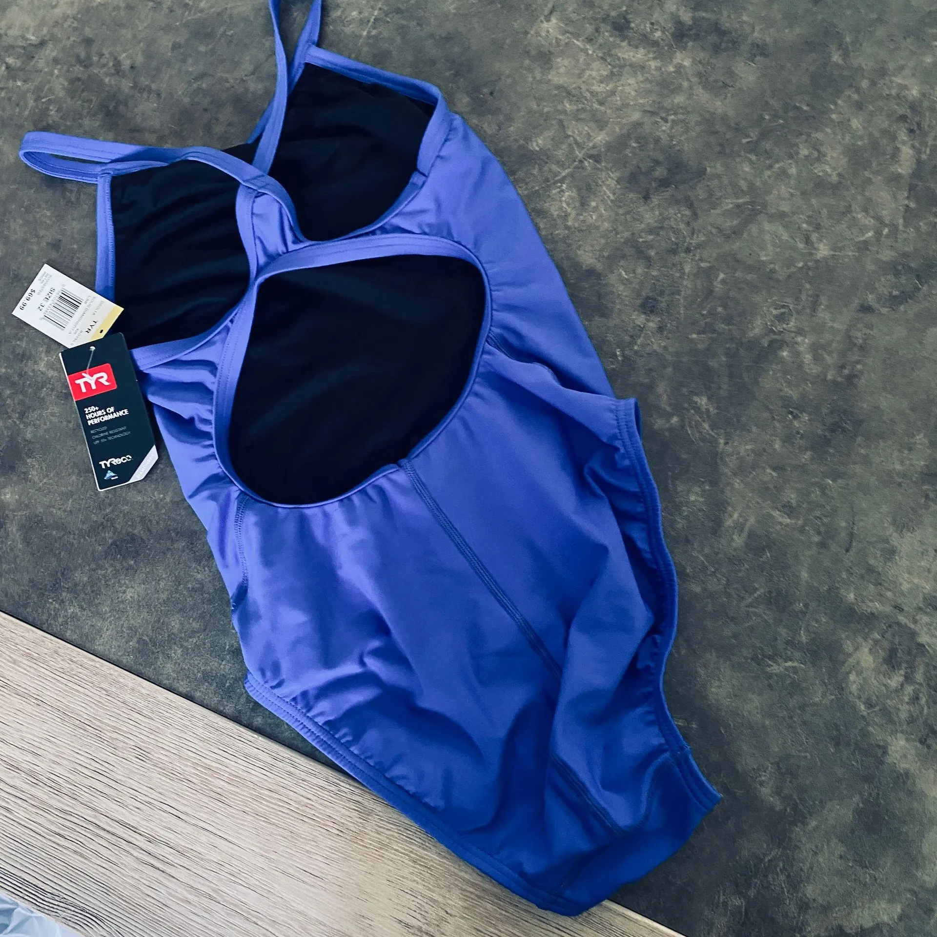 TYR Women's Tyreco Solid Diamondback Swimsuit  - Image 7