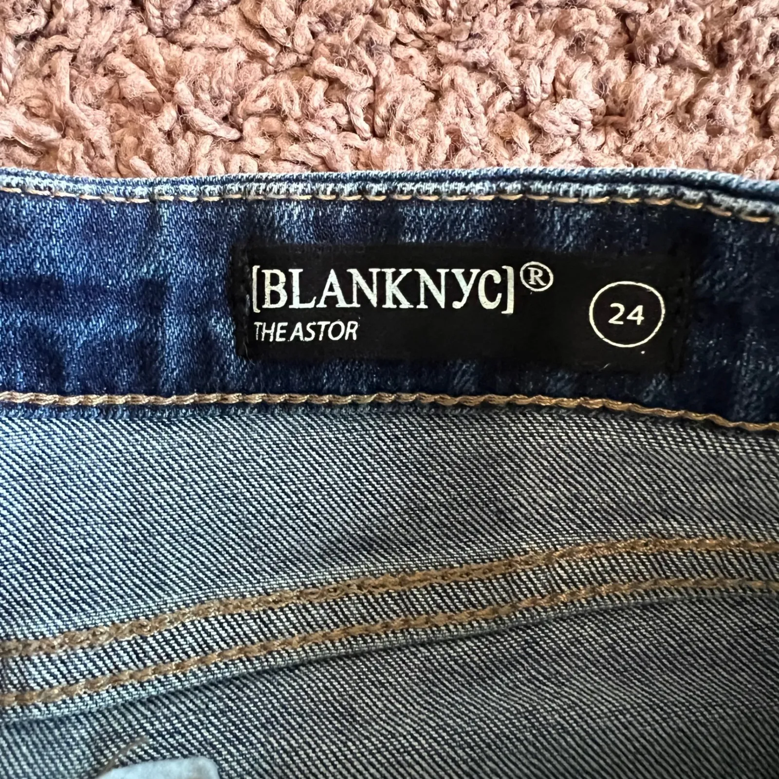 BLANKNYC Women's Denim Shorts Distressed Raw Hem Cut‎ Off Dark Wash Size 24 NWT - Image 6