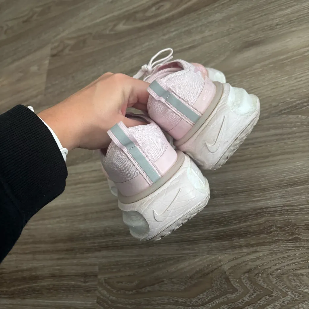 Nike ZoomX Invincible Run FK 3 Women's Size 8.5 Pink Sneakers - Image 2