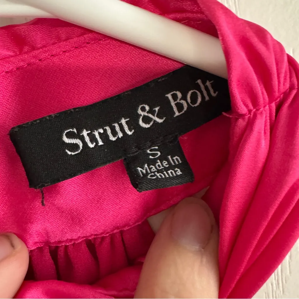 Strut & Bolt pink sleeveless halter top size small - Image 3