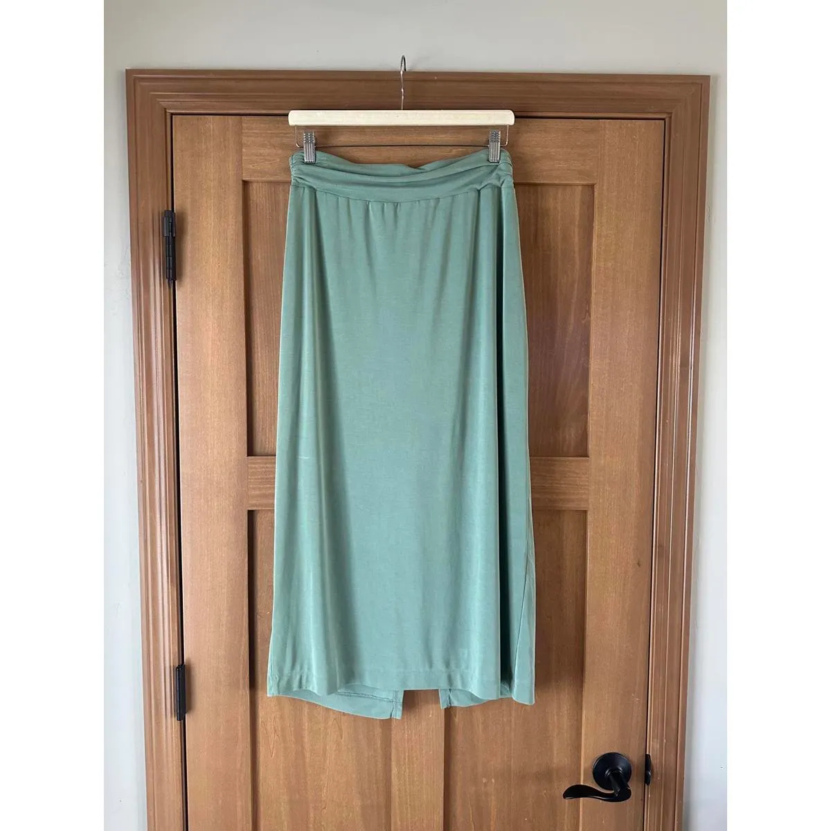 Anthropologie Junie Midi Skirt Front Twist Sage Green Women’s size Small - Image 6
