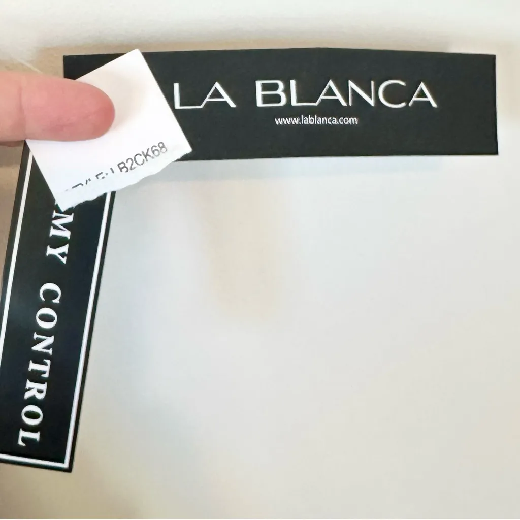 NWT La Blanca Moonlit Silhouette Black Twist Front Tankini Swim Top - Size: 14 - Image 4