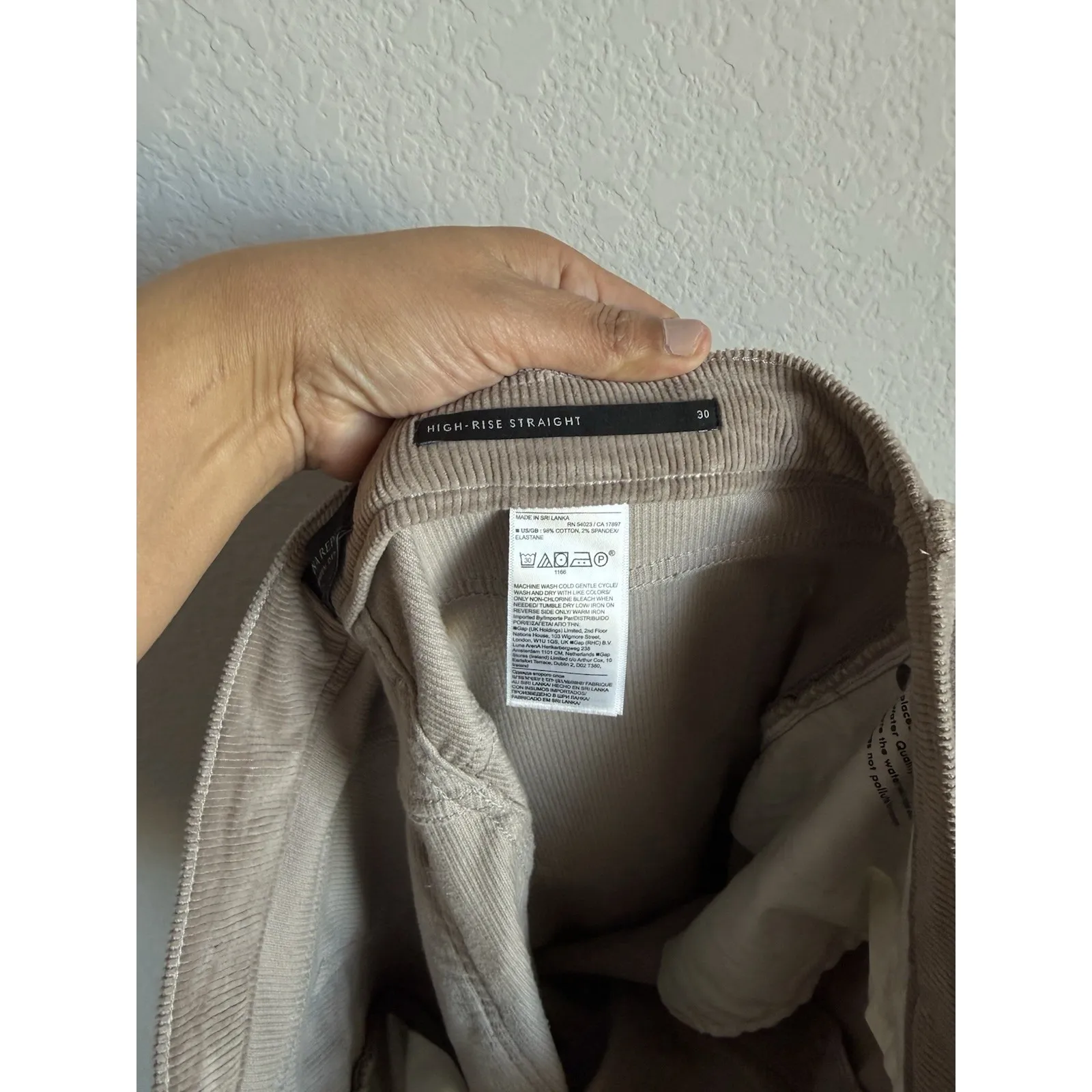 Banana Republic Women's High Rise Straight Leg Tan Corduroy Pants Size 30 - Image 5