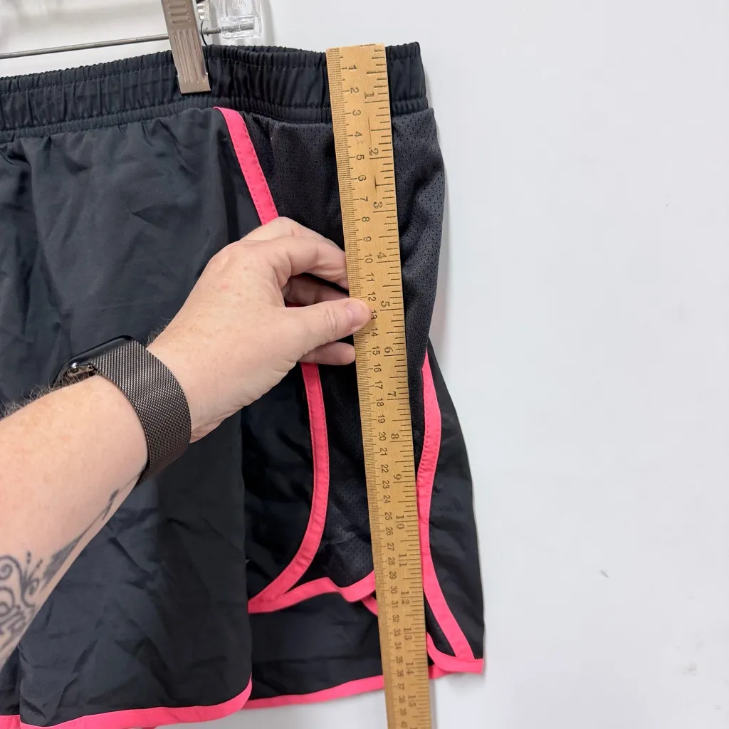 Old Navy Active lined Shorts size XL - Image 8