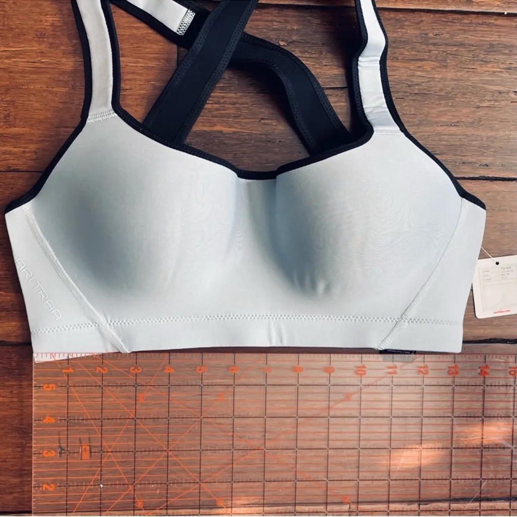 Kari Tara Idunn Goddess Sports Bra in Calm 34C Blue Size undefined - Image 5