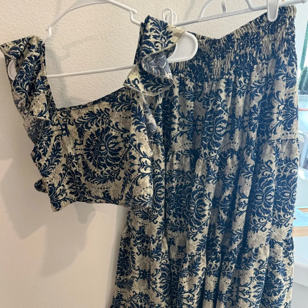 Floral Blue and Cream Women's Set - Image 5