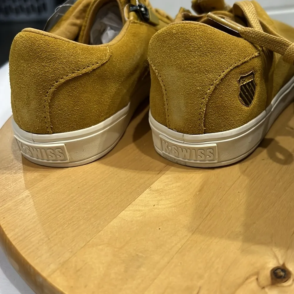 NWB K-Swiss Women’s Suede Sneakers Court Pro MOTIVATION Low Size 6.5 Yellow/Gold - Image 4