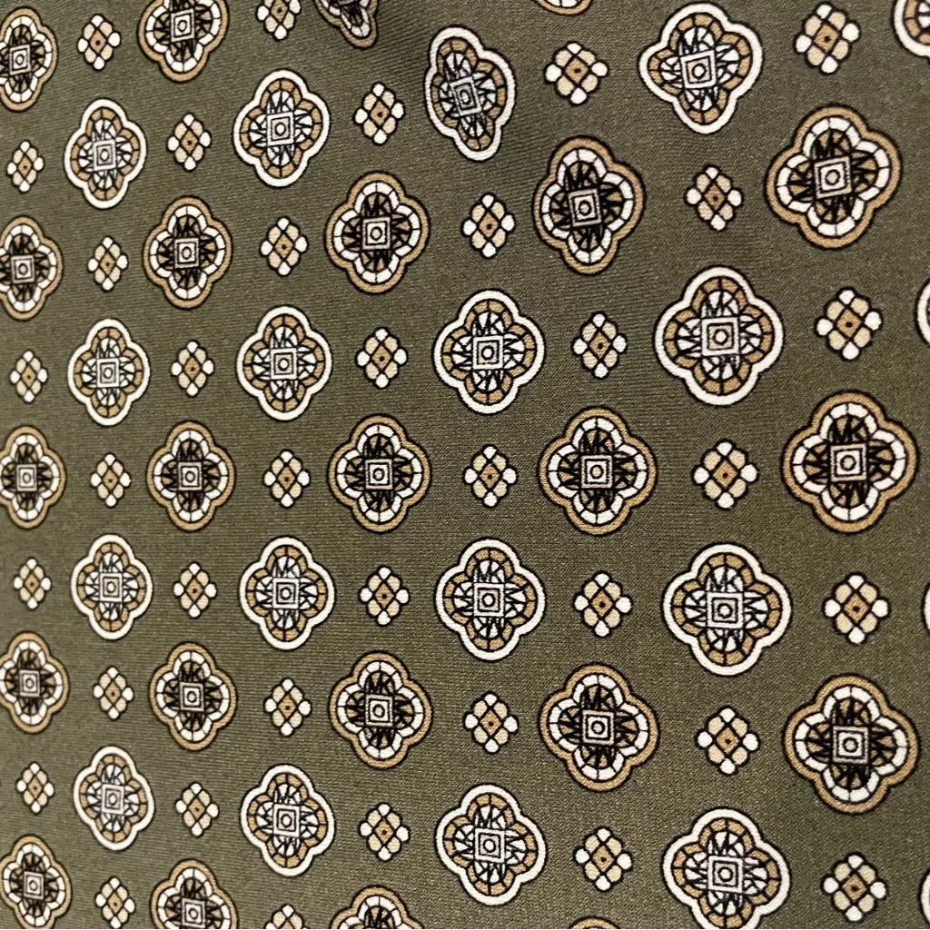 Michael Kors Shirt Womens M Long Sleeve Cowl Neck Button Accents Olive Green EUC - Image 6