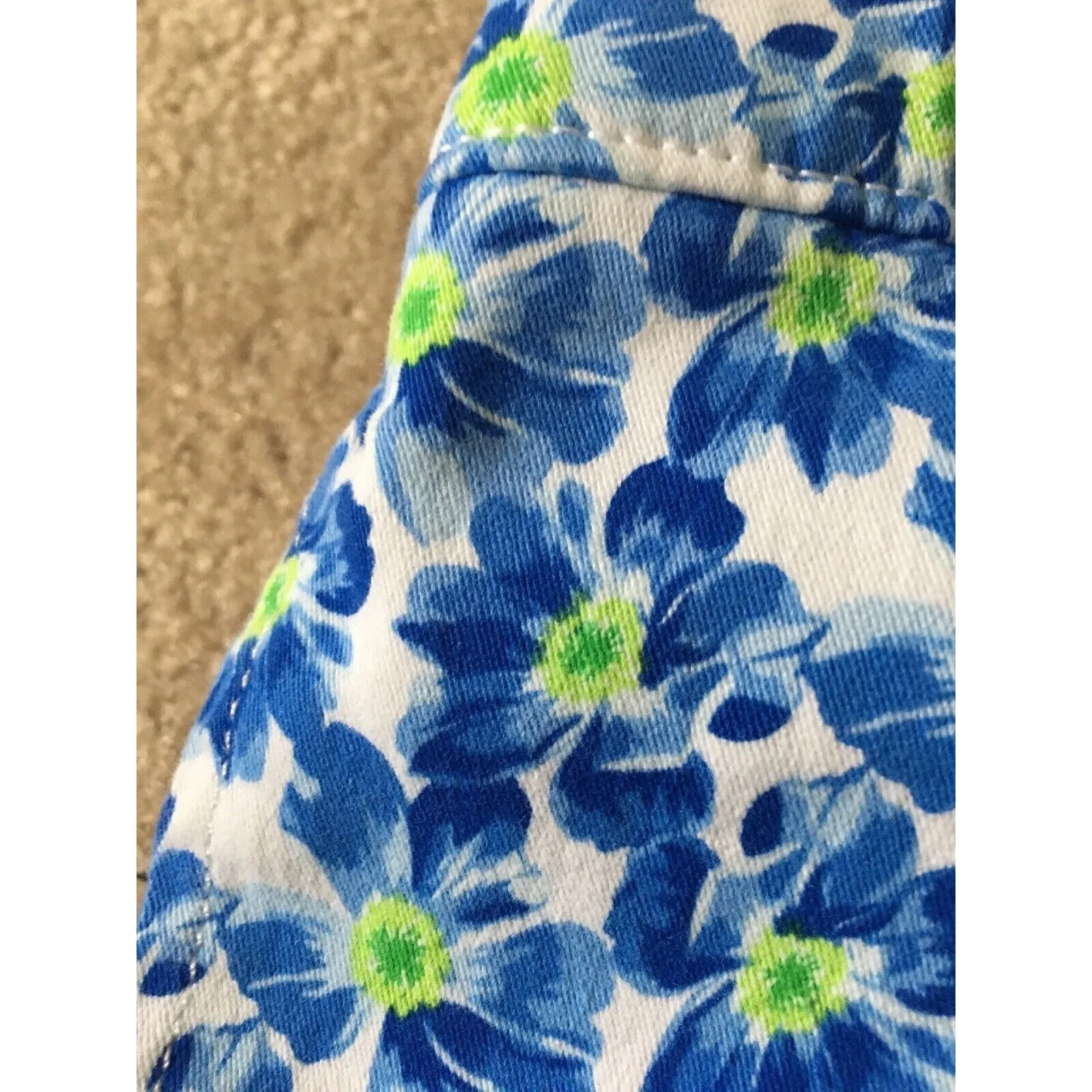 Abercrombie & Fitch Floral Print Mini Shorts Size 2 - Image 4