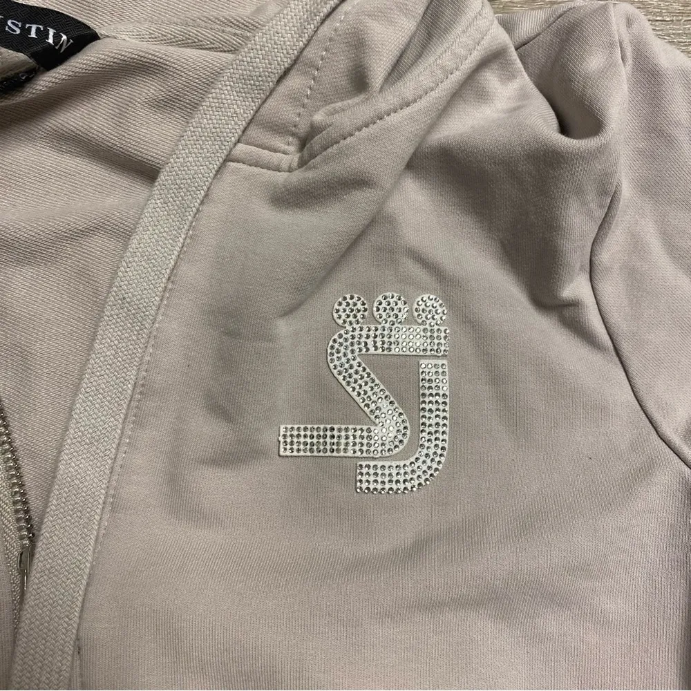 Shane Justin crop - Image 3