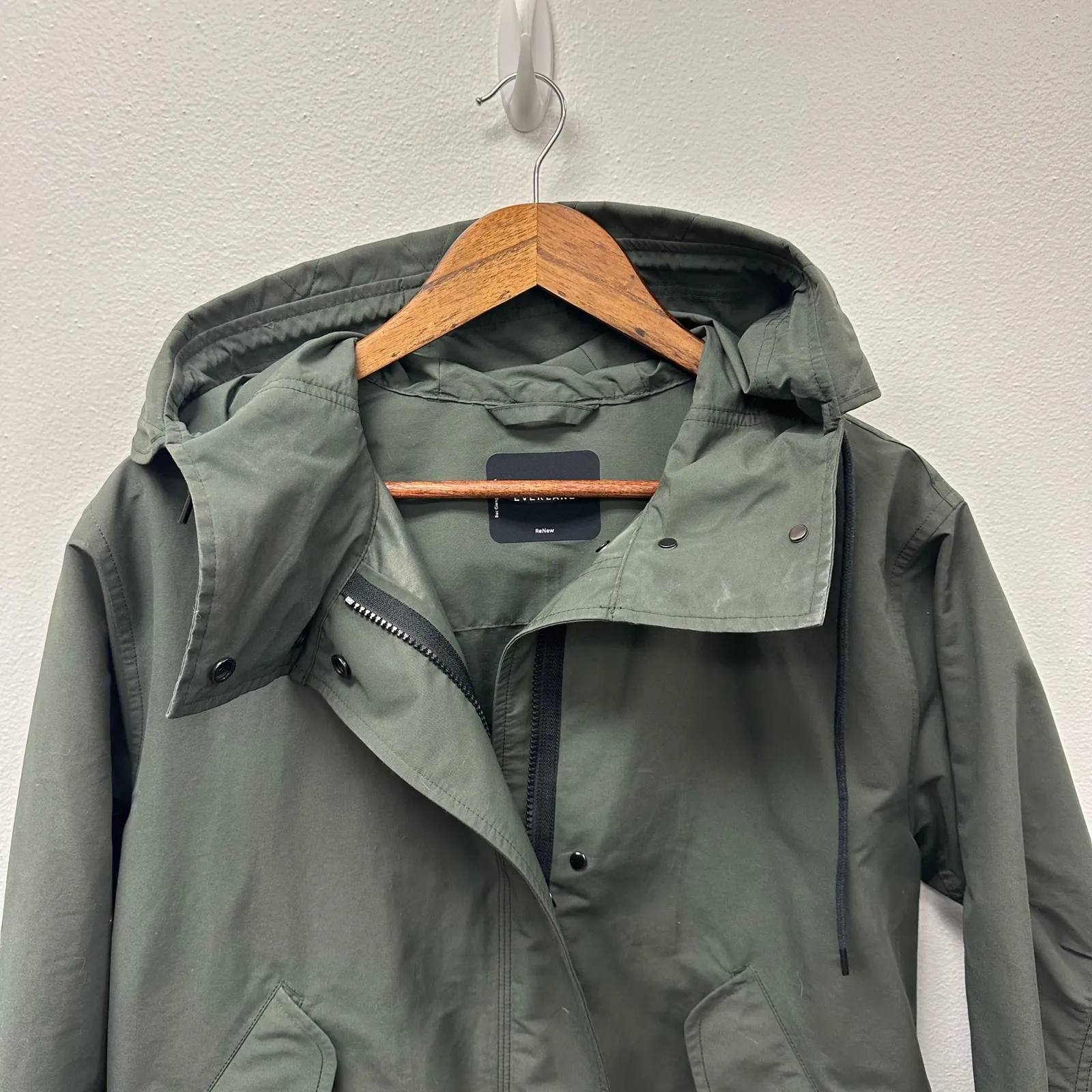 Everlane ReNew Anorak Lightweight Jacket Green S - Image 2