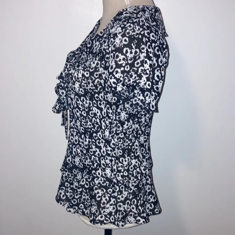 Allison Taylor Women’s Ruffle Top Short Sleeve Blouse Small S Black & White - Image 5