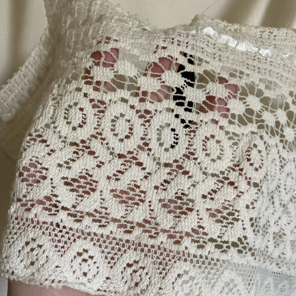 Out From Under Y2K Cream Colored Lace Button Front Cropped Tank Top #Br - Image 5