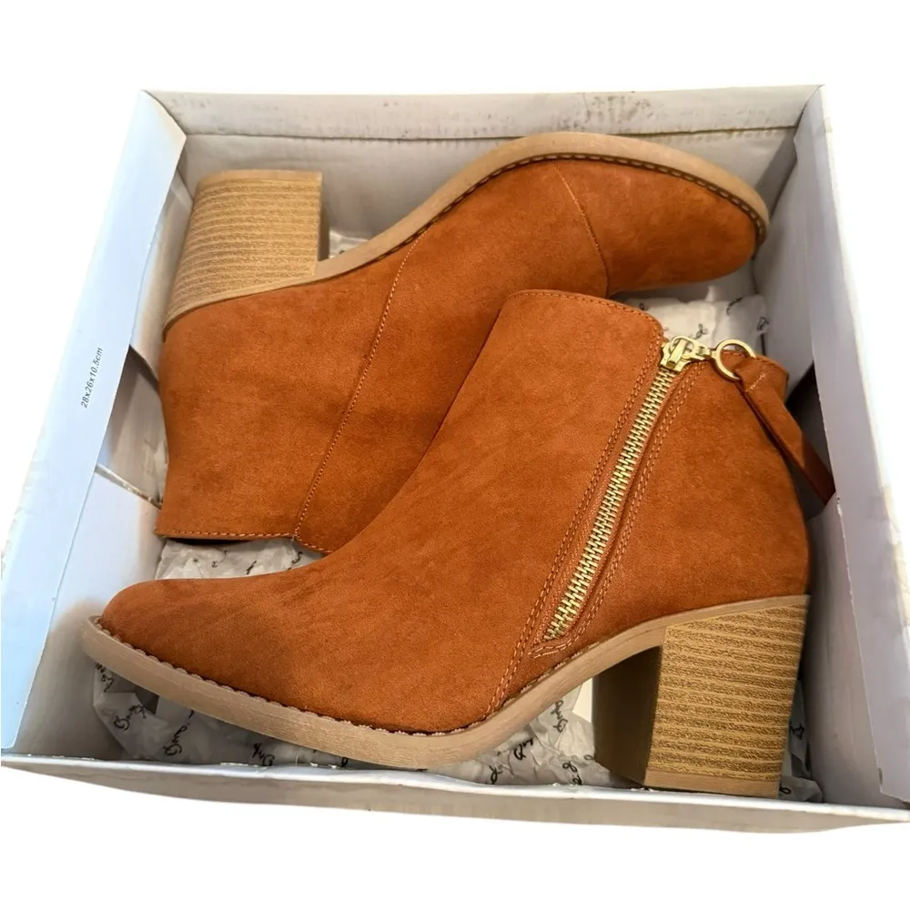 COPY - Stylish Brown Ankle Boots - Image 5