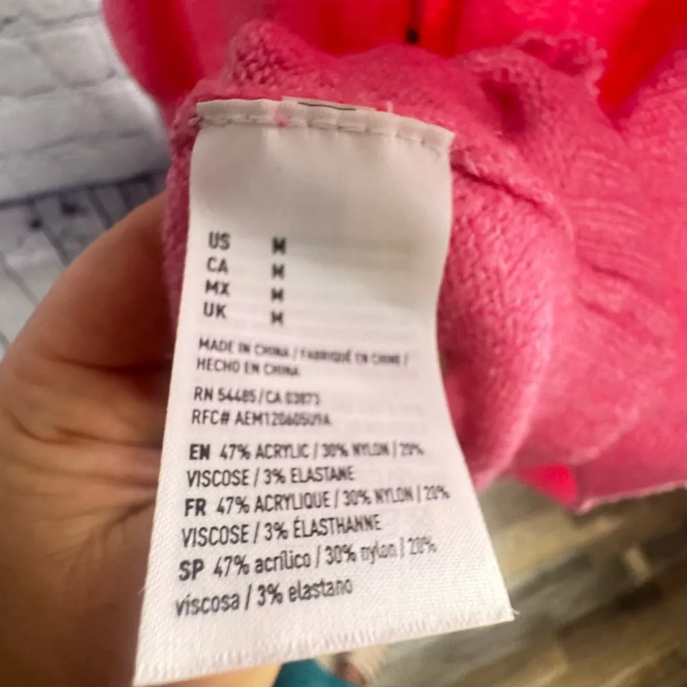 American Eagle distressed ripped sweater hoodie NWT Pink size Medium - Image 9