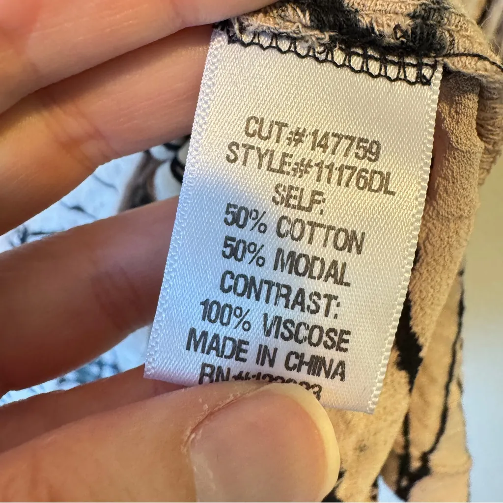 XCVI Wearables Black Cream Tie Dye Short Sleeve Tunic Blouse Womens L Lagenlook - Image 4