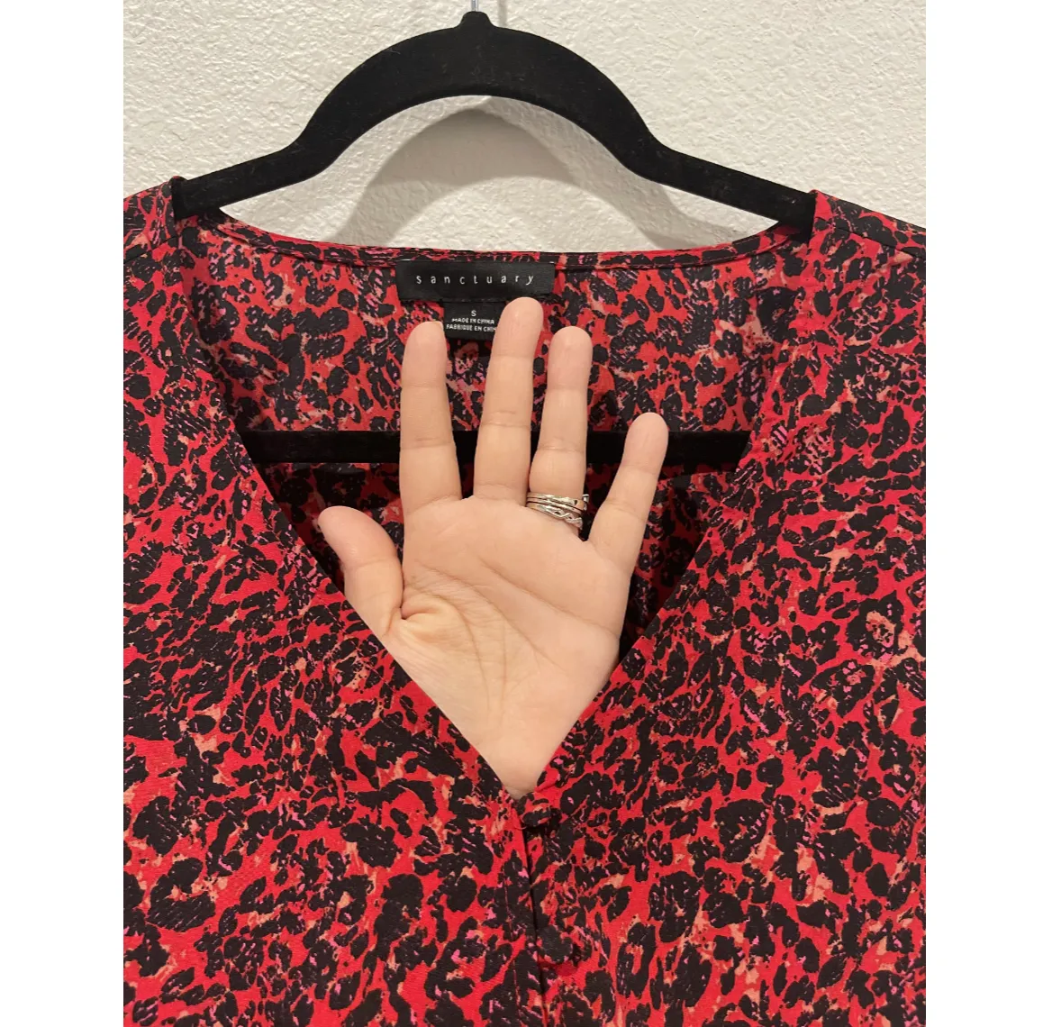 SANCTUARY V-Neck Leopard Print Red Blouse - Image 6