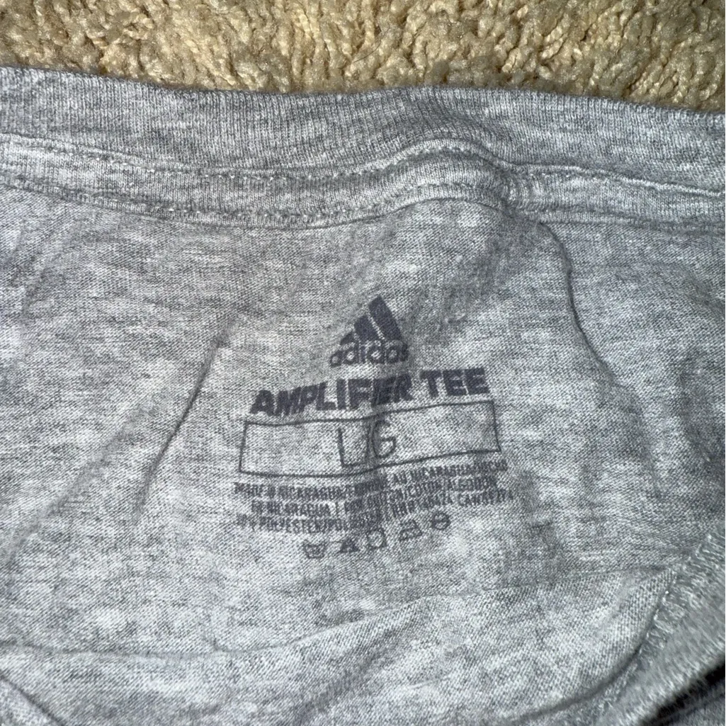 UW Tshirt Size L - Image 2