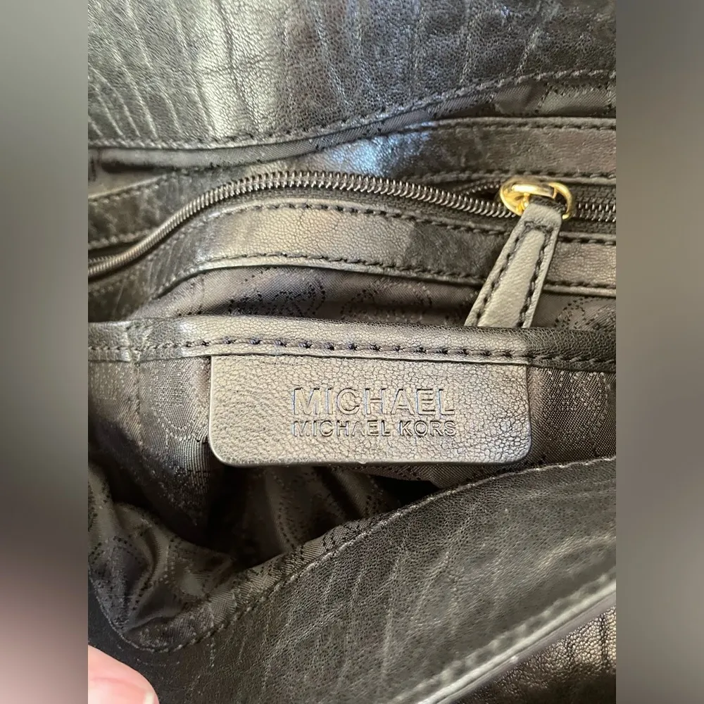 Michael Kors Purse crossbody - Image 10